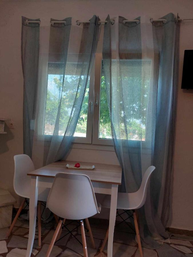 Studio Με Όλες Τις Ανέσεις Vétrina 외부 사진